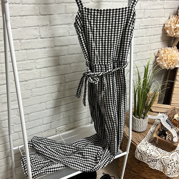 Women’s Jumpsuit - Picture 3 of 3